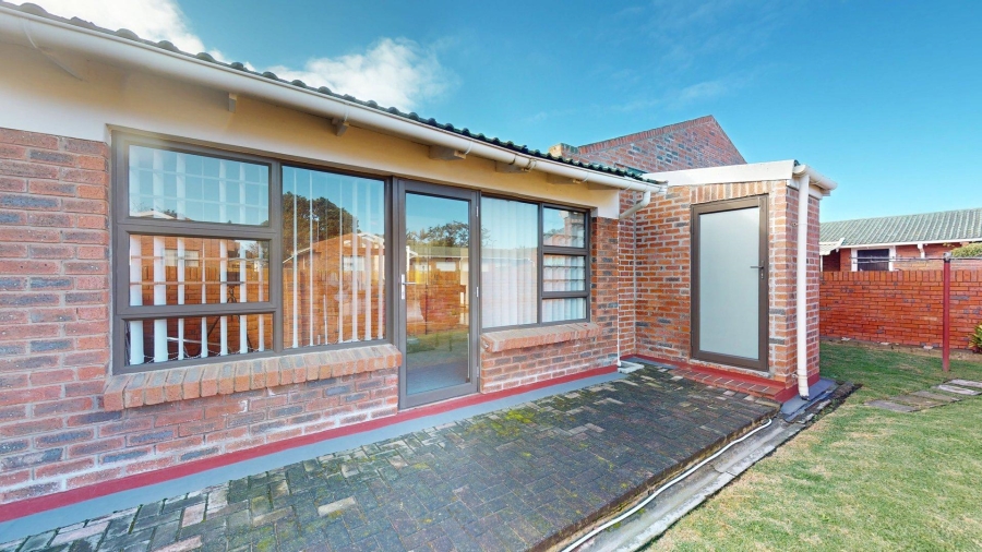 2 Bedroom Property for Sale in Sherwood Eastern Cape